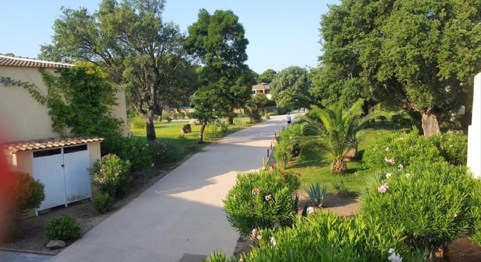Fiori Di Cala Rossa Residence Hoteliere Леччи Экстерьер фото